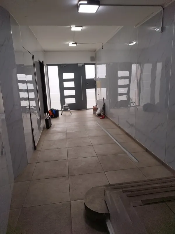 Instalación de plancha tipo mármol, foto 3 de 4